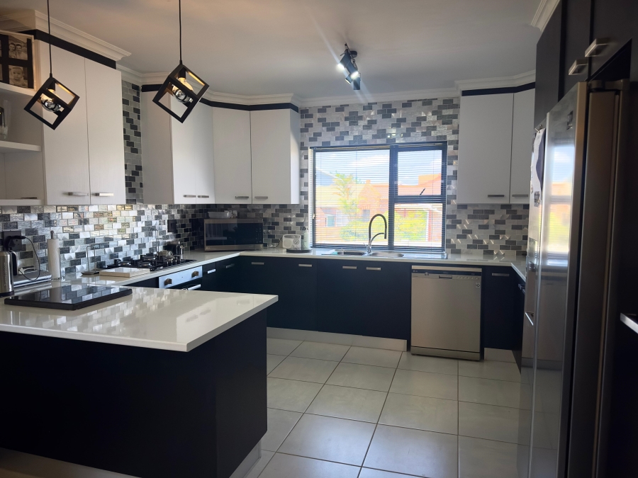 3 Bedroom Property for Sale in Wavecrest Eastern Cape